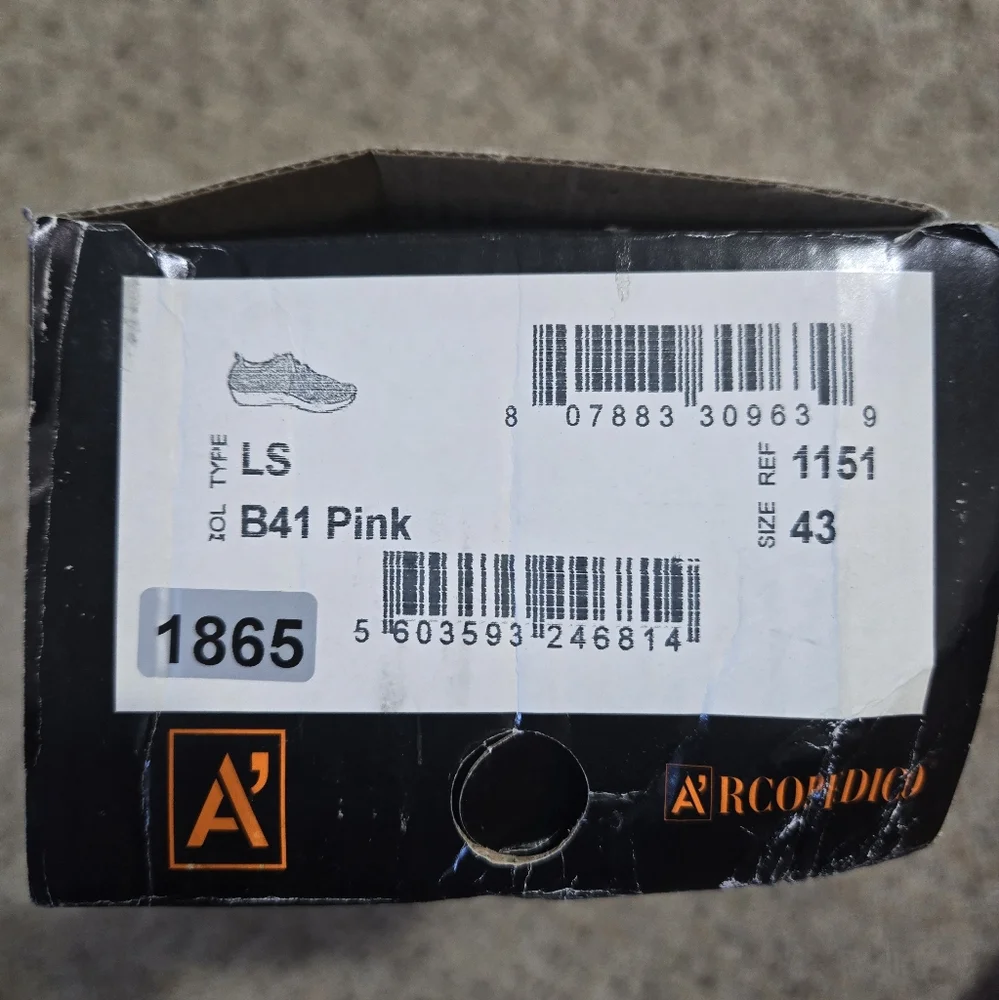 NWT Arcopedico Walking Shoes Pink Size 43